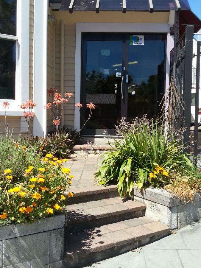 Foley Towers Bbh Hostel Christchurch Exterior photo